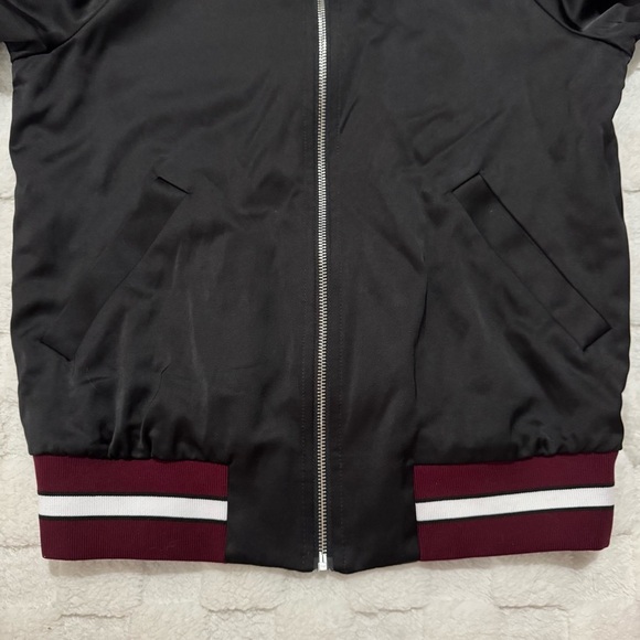 Aritzia Babaton Black Satin Bomber Jacket, Burgundy Trim, Pockets, Women’s Small - Picture 4 of 5